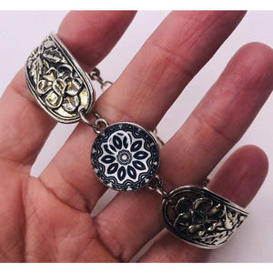 Ginger Snaps Bracelet Silver Plated Flower Band Blue Snap On